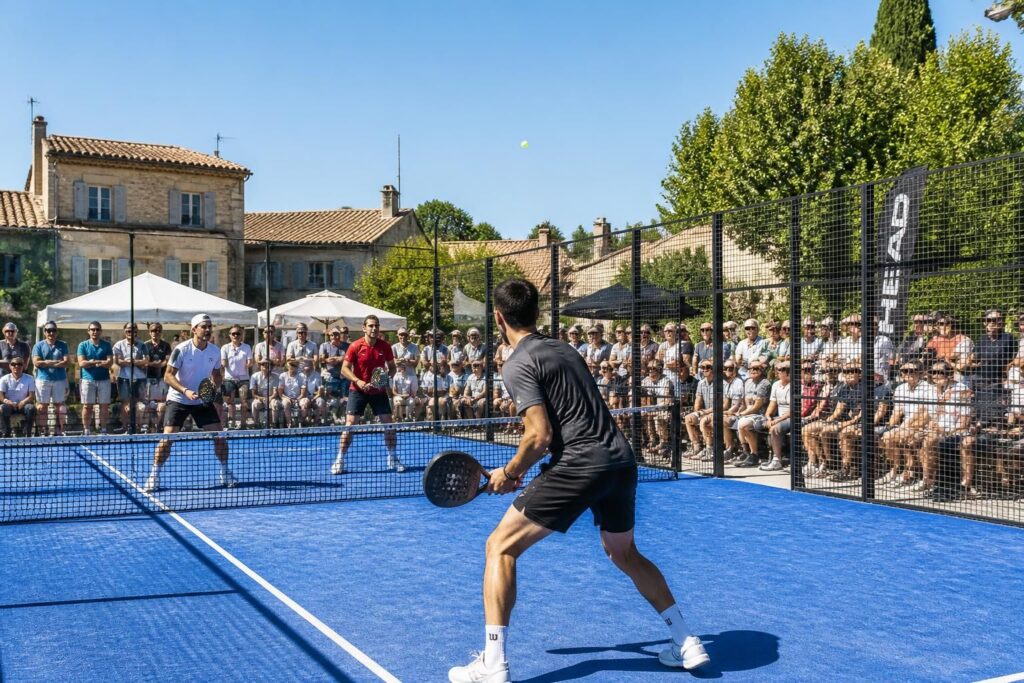 Pourquoi le padel connaît-il un tel succès en France ? 1 découvrez les raisons derrière l'essor fulgurant du padel en france et pourquoi ce sport séduit de plus en plus d'adeptes à travers le pays.