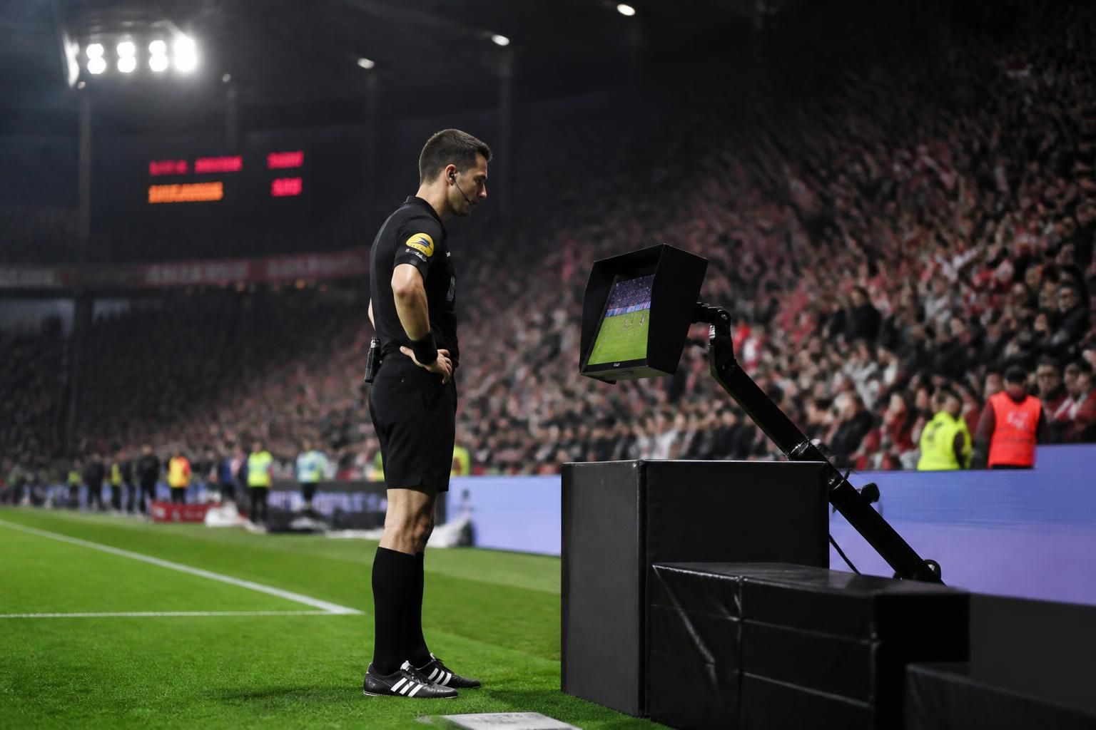 Pourquoi certaines décisions arbitrales font polémique au foot ? 3 découvrez pourquoi certaines décisions arbitrales suscitent la polémique dans le football, en analysant les facteurs influençant les jugements et leur impact sur les matchs.