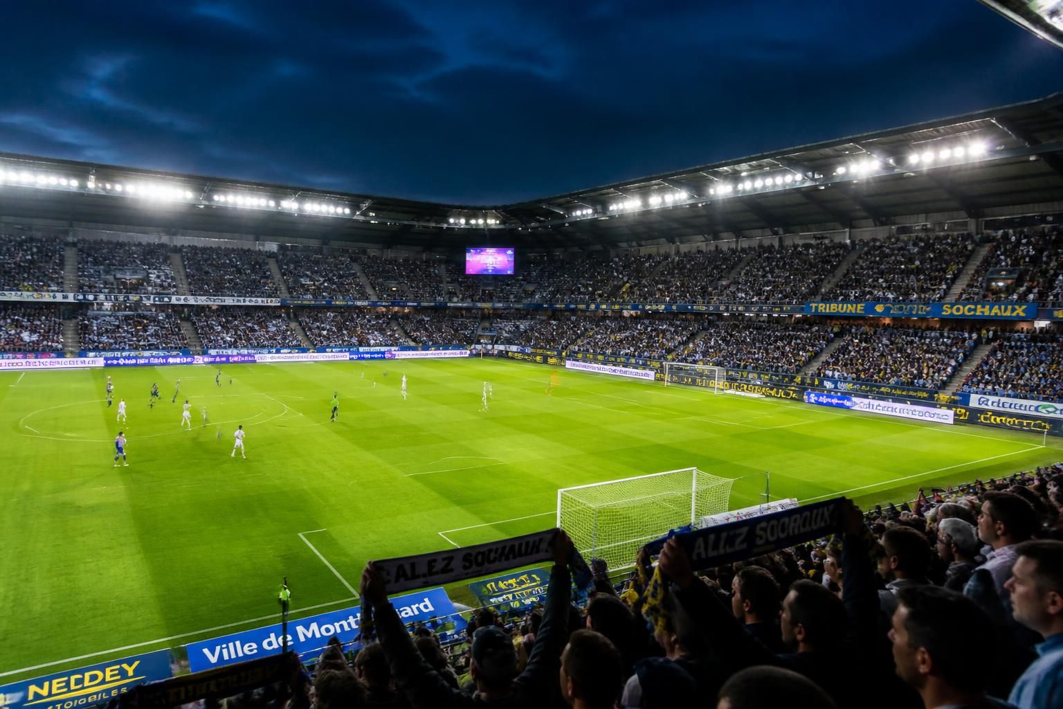 Quels clubs de Ligue 2 méritent une montée en Ligue 1 ? 3 découvrez quels clubs de ligue 2 ont montré la performance et le potentiel nécessaires pour accéder à la ligue 1 cette saison. analyse des favoris à la montée et des surprises potentielles.